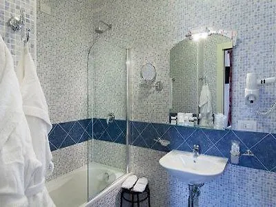 Anglo Americano 4*
