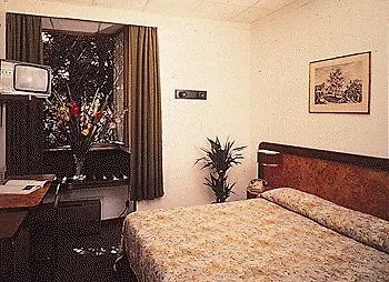 Anglo Americano 4*