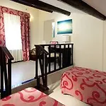 Anglo Americano 4*